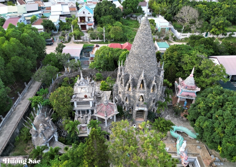 欣赏越南由贝壳和珊瑚建成的独一无二的寺庙